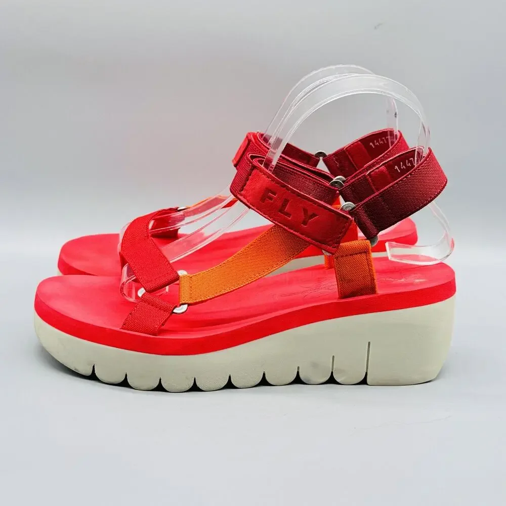Fly London ship red london
